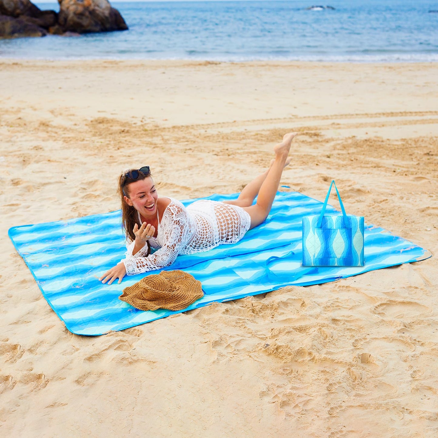 WEJOY Waterproof Picnic Blanket �Sandproof Beach Mat for 4 Adults