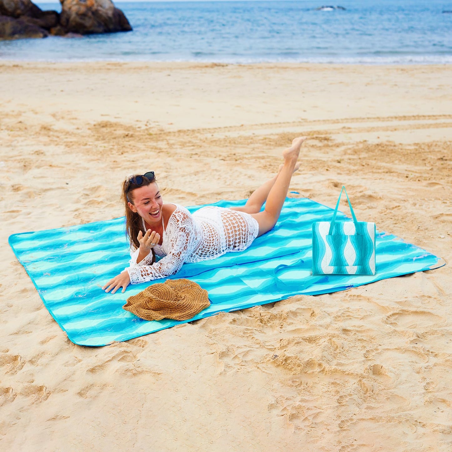 WEJOY Waterproof Picnic Blanket �Sandproof Beach Mat for 4 Adults